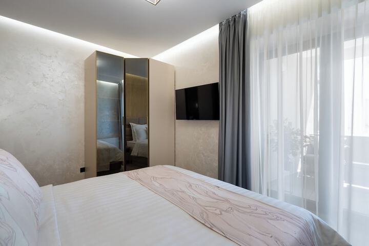 Room 266 of 552