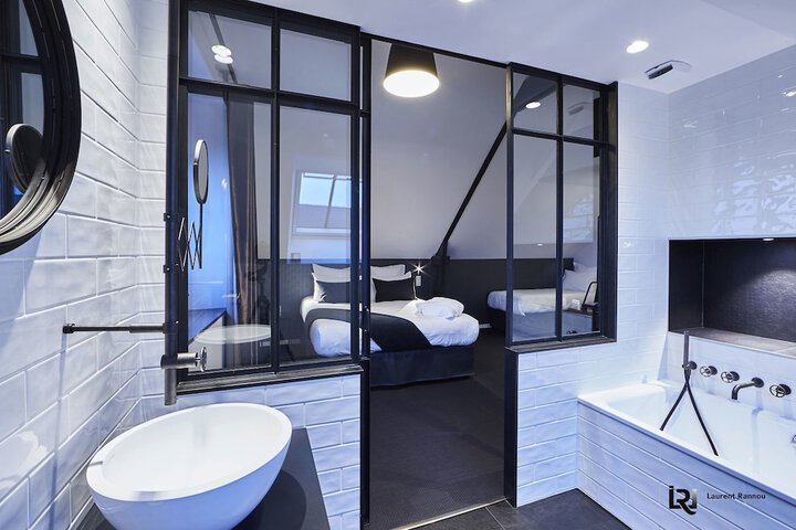 Room 28 of 52