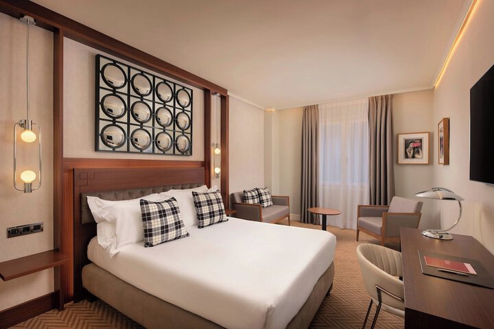Room 40 of 82