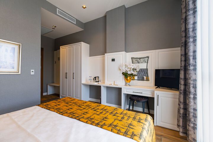Room 15 of 51