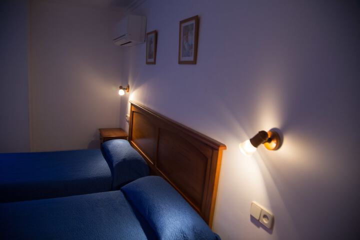 Room 6 of 37