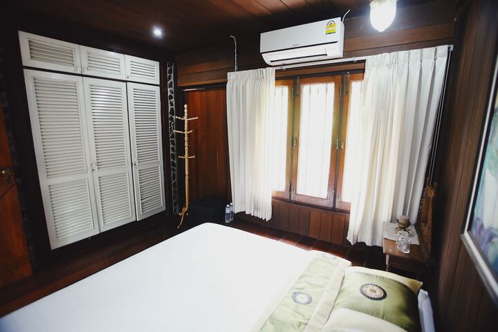 Room 28 of 67