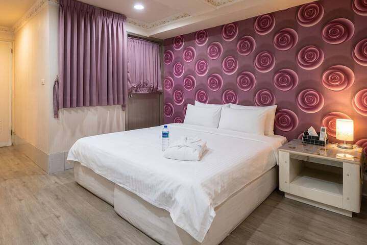 Room 13 of 79