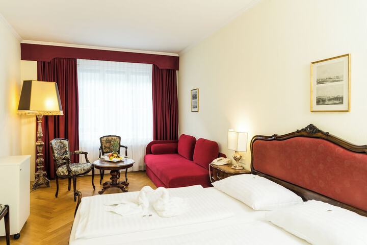 Room 19 of 61