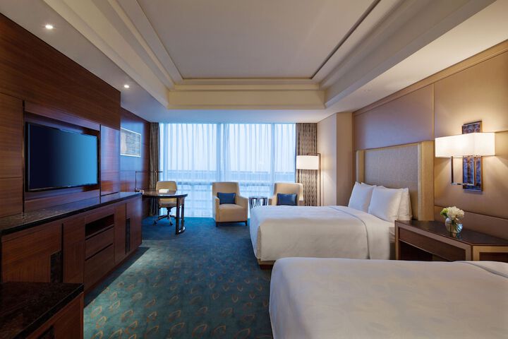 Room 9 of 47