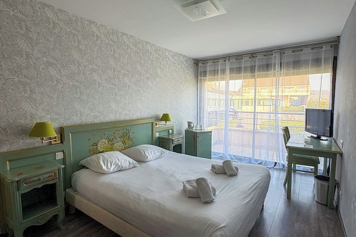Room 30 of 90