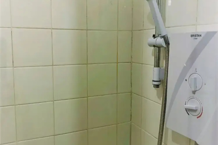 Room 6 of 7