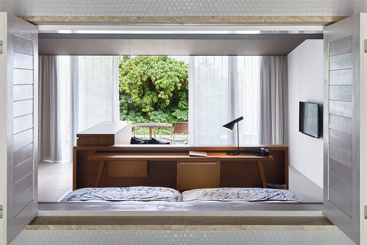 Room 34 of 152
