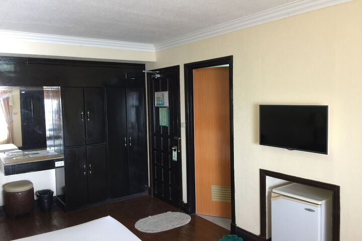 Room 21 of 54