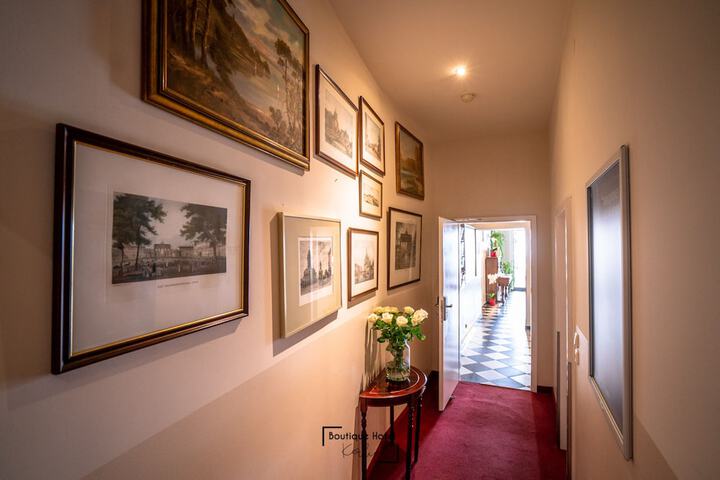 Ballroom/Hall 119 of 136