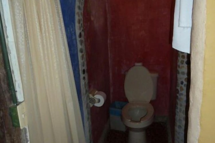 Room 12 of 34