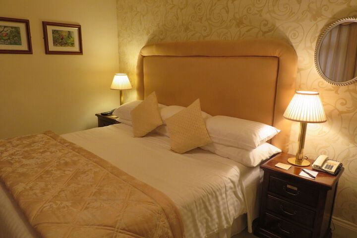 Room 10 of 36