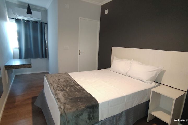 Room 10 of 24