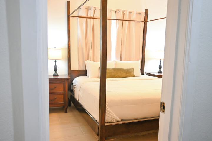 Room 4 of 91