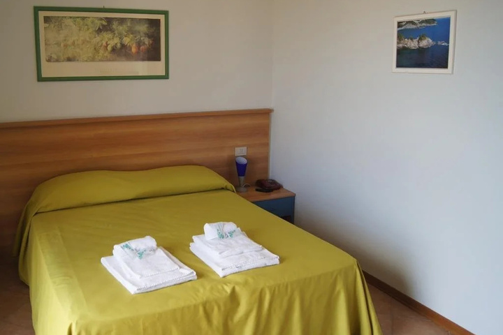 Room 3 of 17