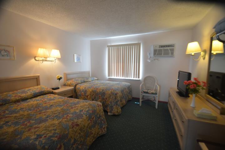 Room 8 of 34
