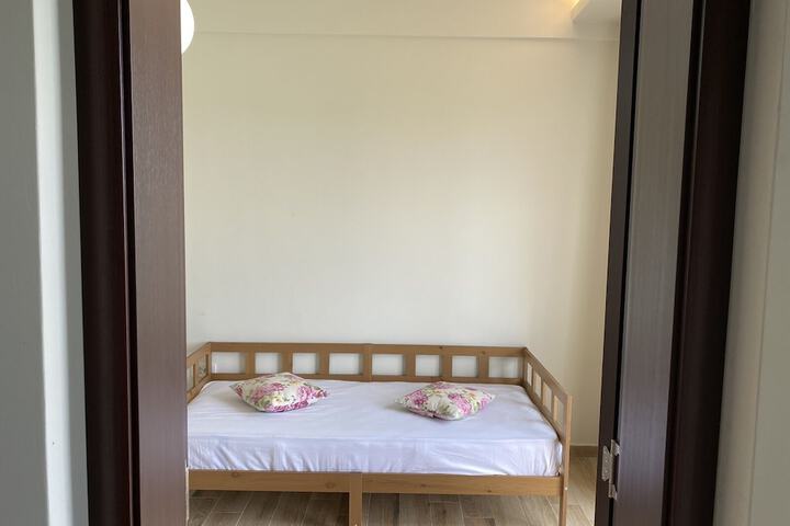 Room 42 of 86