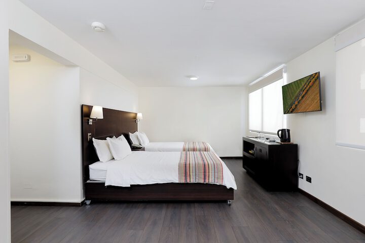 Room 18 of 28