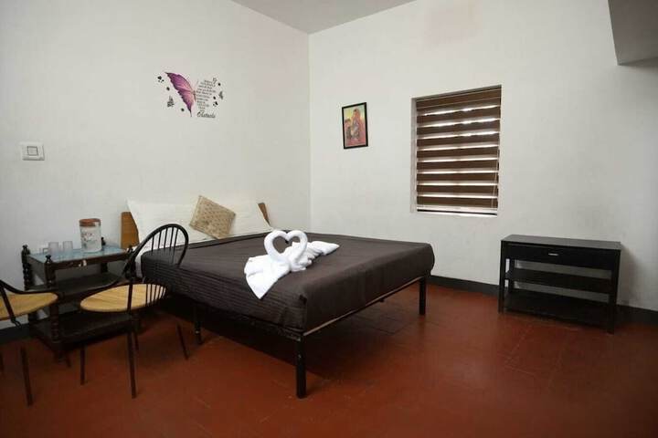 Room 35 of 100