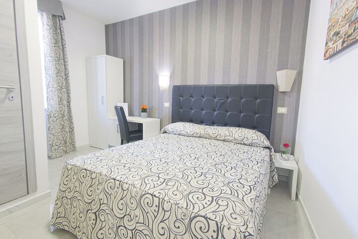 Room 10 of 31