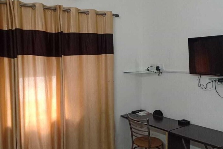 Room 7 of 14