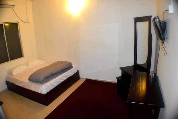 Room 12 of 70