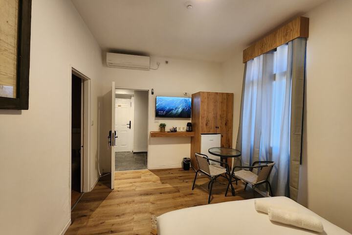 Room 41 of 141