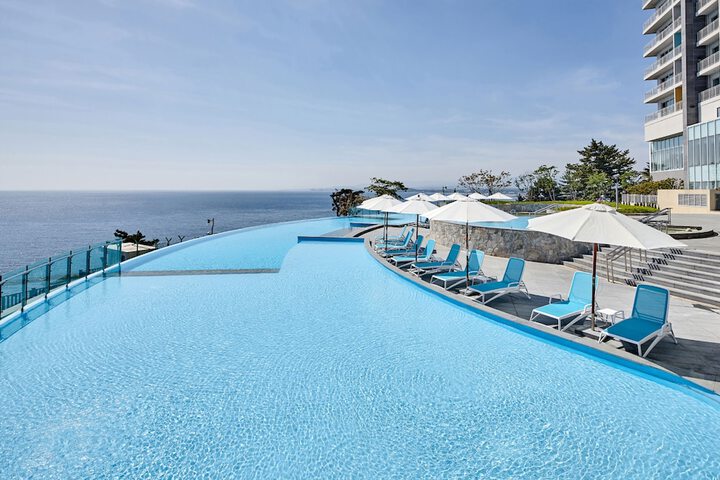Pool 142 of 181