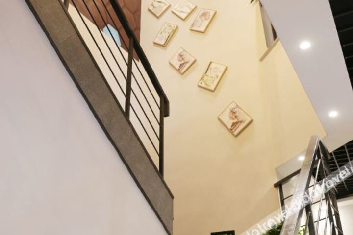 Hotel 1 of 6