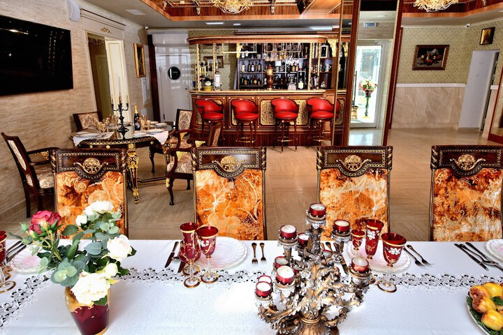 Dining 115 of 144