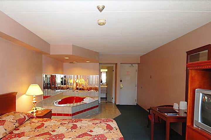 Room 5 of 95