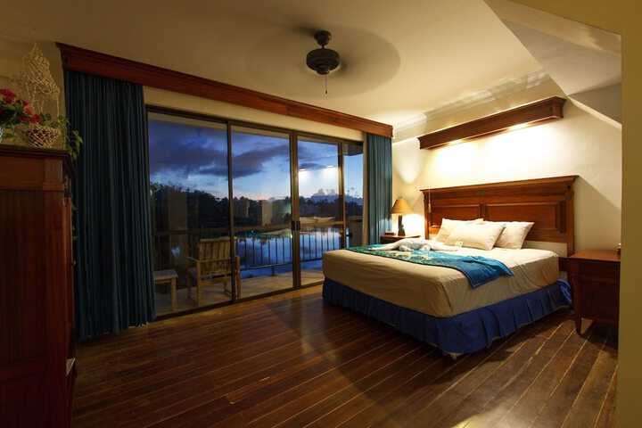 Room 11 of 34