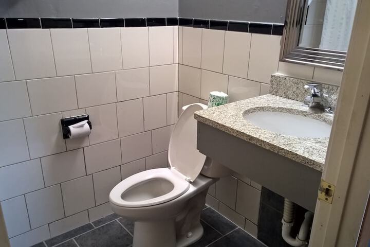 Room 16 of 26