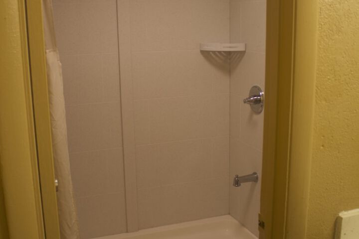 Room 13 of 21