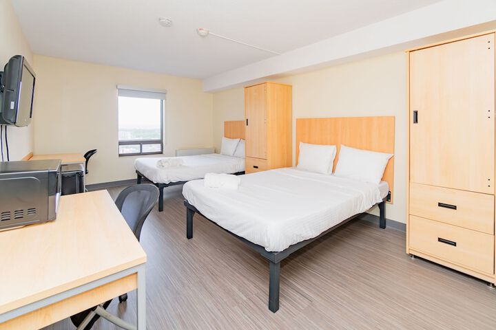 Room 6 of 13