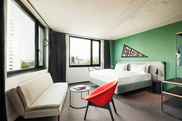 Room 34 of 90