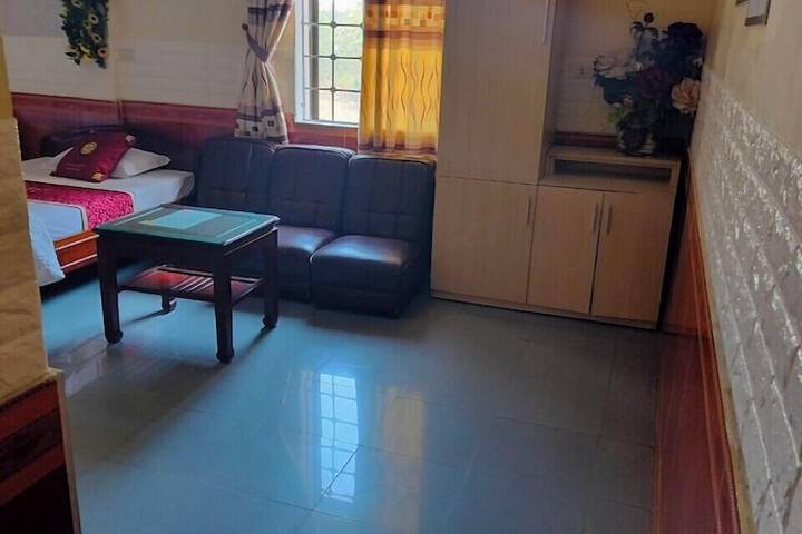 Room 18 of 28