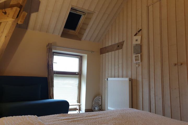 Room 15 of 46