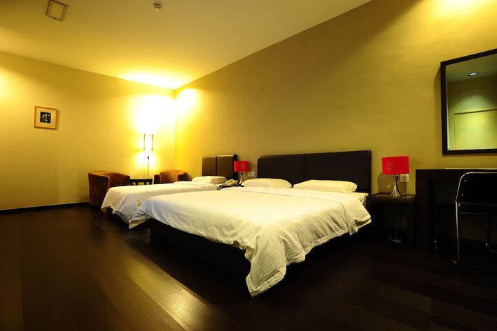 Room 2 of 60