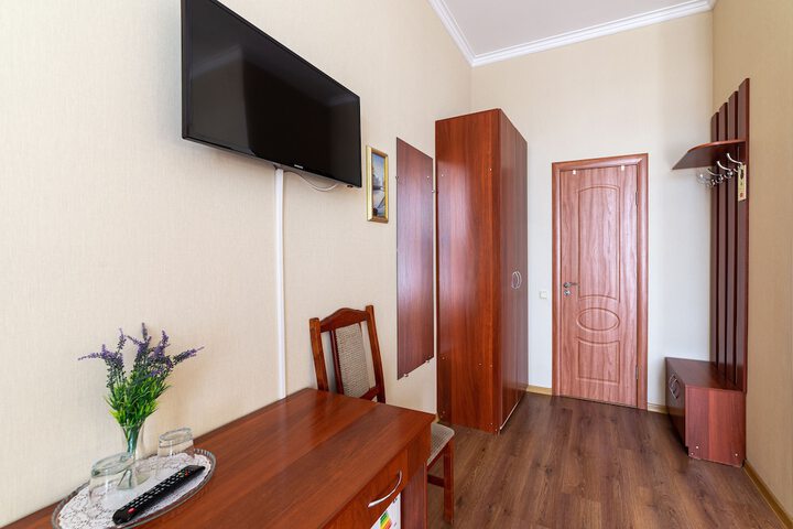 Room 71 of 176