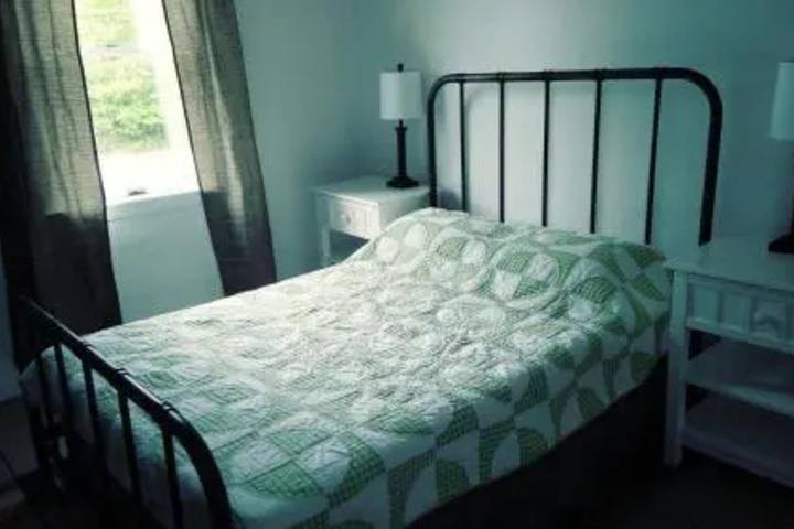 Room 2 of 3