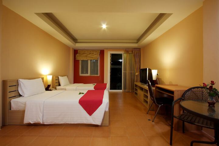 Room 5 of 11
