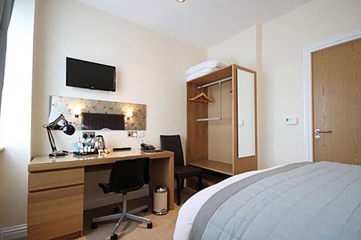Room 3 of 35