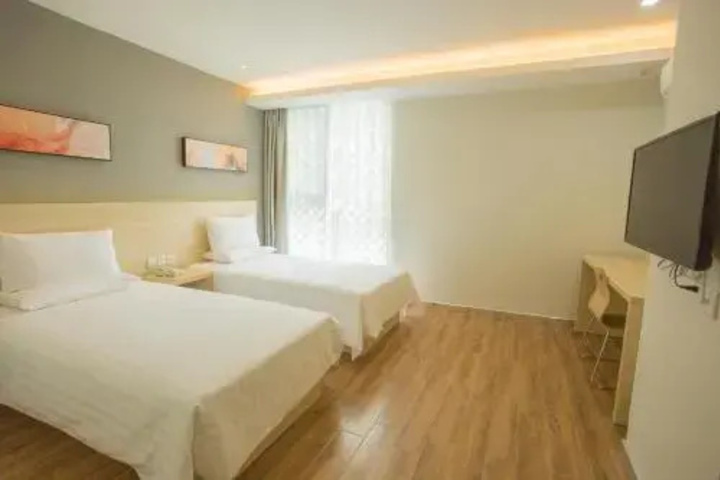 Room 5 of 11