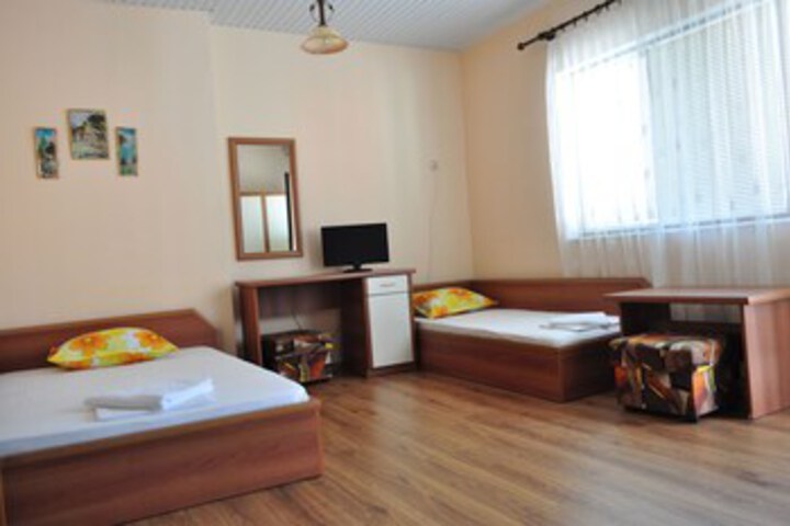 Room 20 of 33