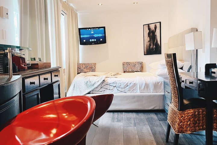 Room 6 of 54