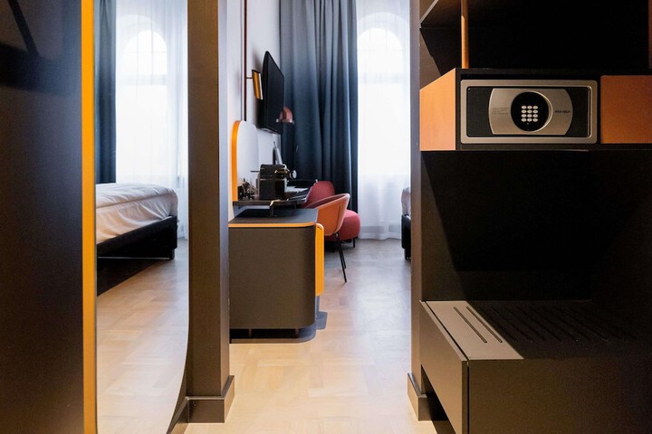 Room 81 of 229
