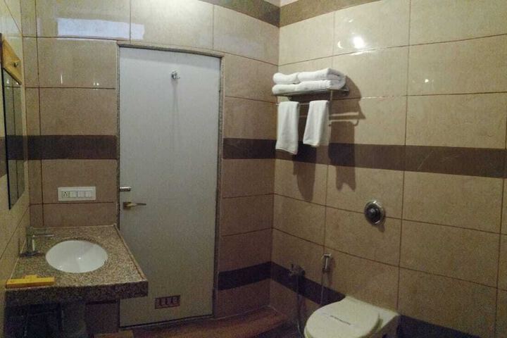Room 3 of 6