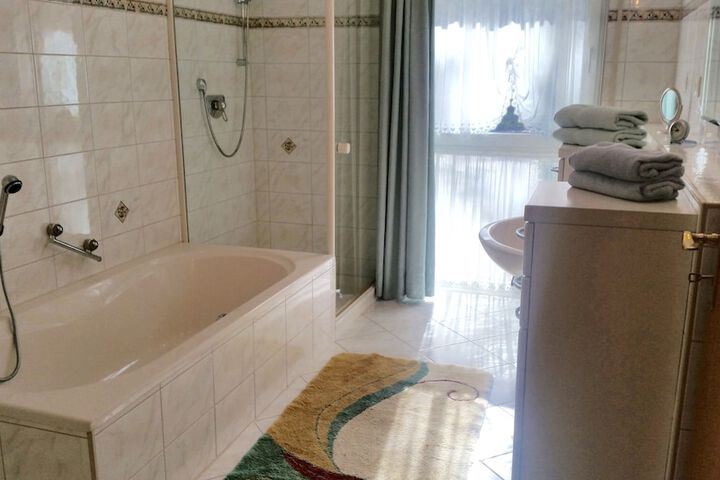 Room 12 of 41