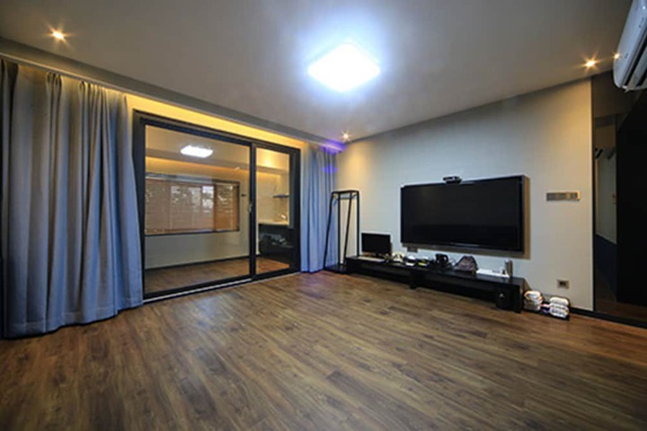 Room 8 of 24